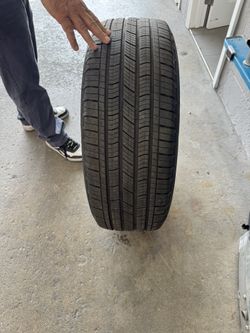 2023 Jeep Grand Cherokee Wheel with Tire – 265/60R18 