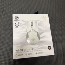 Razer Viper Ultimate Lightweight Wireless Gaming Mouse & RGB Charging Dock