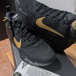 Size 8.5 Kobe 11 Fade To Black