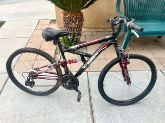 Roadmaster 18-Speed Mountain Bike – $30