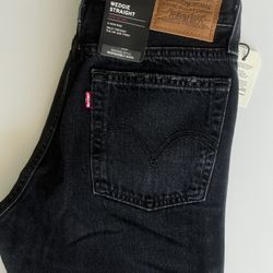 NEW Levy’s Black Wedgie Straight Jeans (size 26)