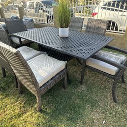 Brand New Patio Outdoor Dining Table Set