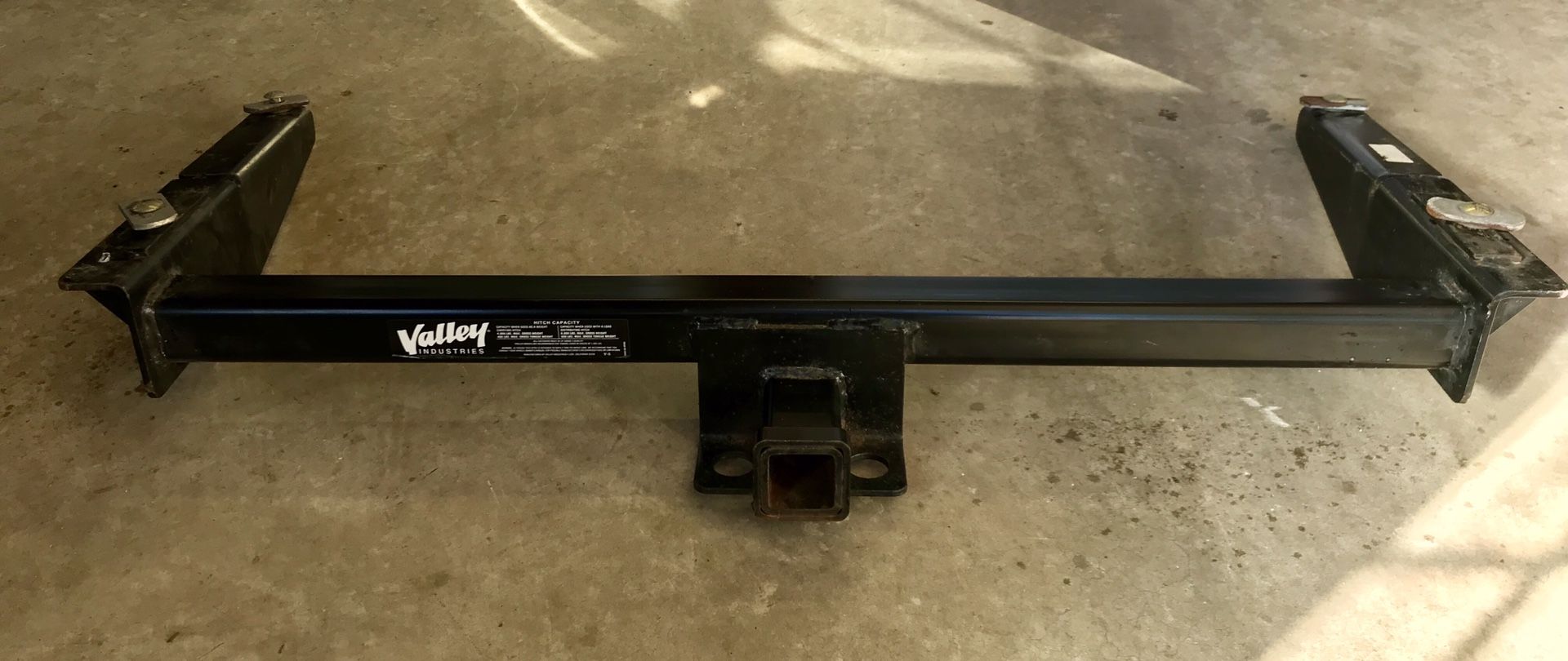 Ford truck class III hitch assembly for sale new condition