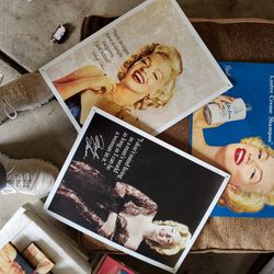 Marilyn Monroe Signs