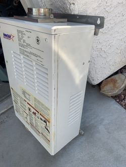 Bosch Aqua Star 240 FX Natural Gas Tankless Water Heater for Sale in Las  Vegas, NV - OfferUp