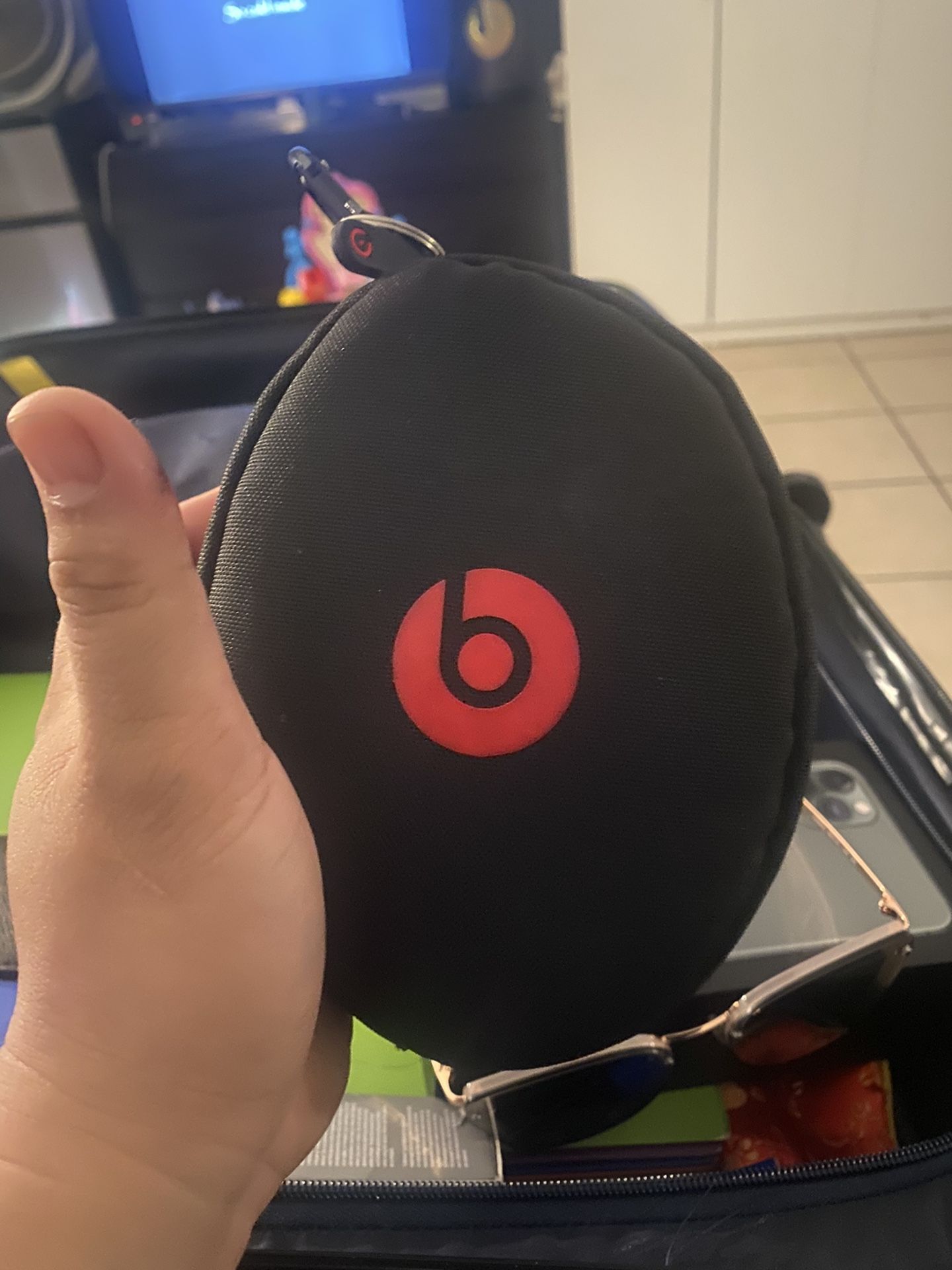 Beat solo wireless almost new! First owner