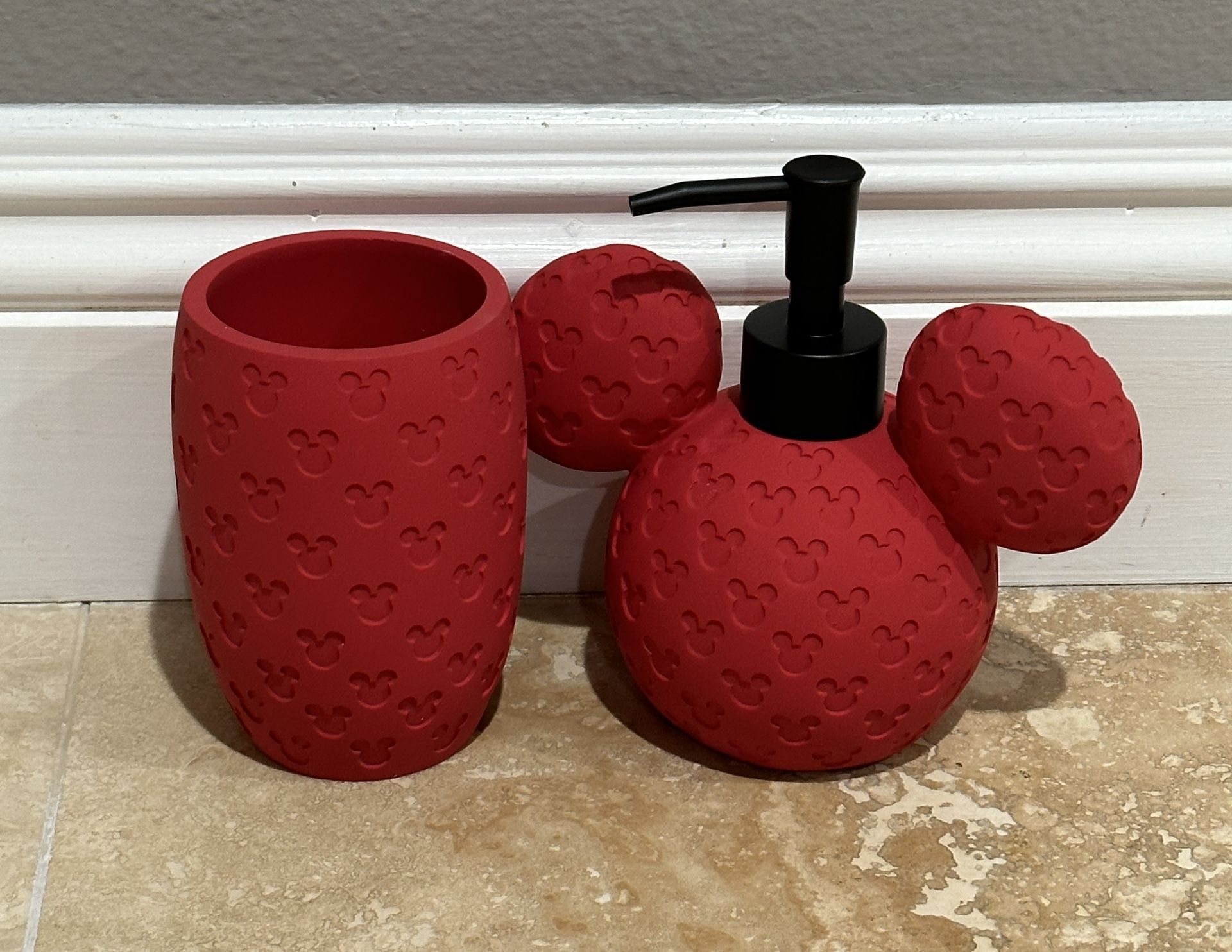 Mickey Mouse Red Bath Accessories