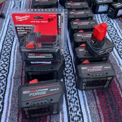 Milwaukee & Dewalt Batteries Lot Sale