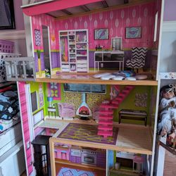 Barbie Dream House 