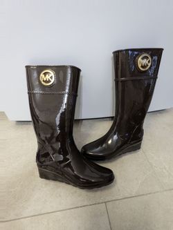 Michael Kors tall rain boots for rain storm size 8
