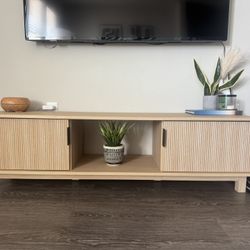 Tv Stand Up To 65”