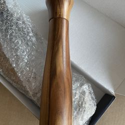 Brand New : Salt And Pepper Grinder Set 