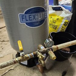 Flexcon FL7 Flex-Lite Vertical Composite Well Tank 22 gallon