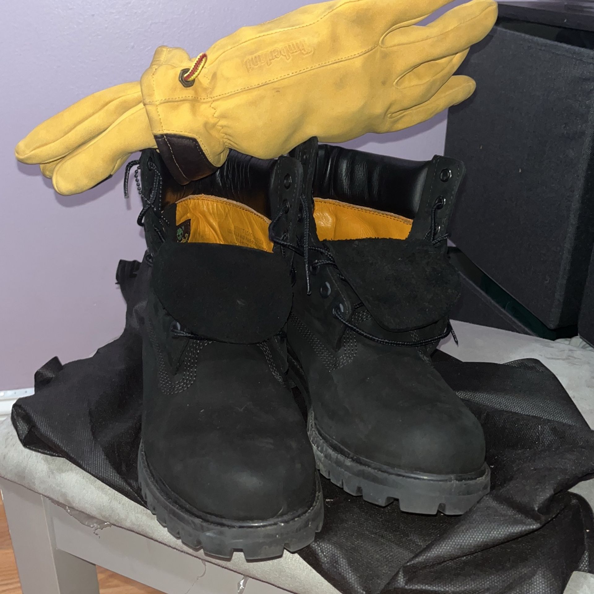 Timberland Glove + Boots Set