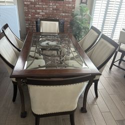 Beautiful Dining Table And Chairs 