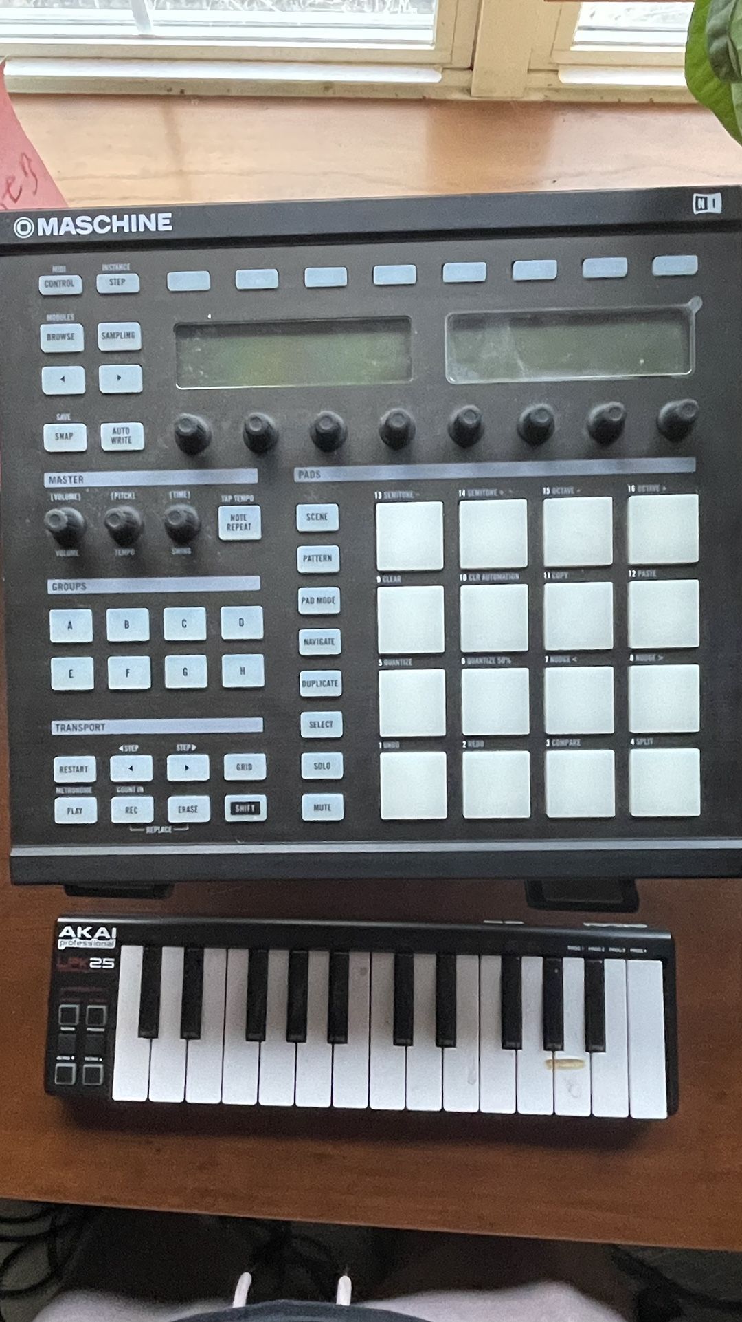 Maschine MK1 MPC Sample Pad And AKAI Mini piano bundle