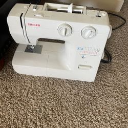 Singer Sewing Machine 