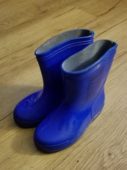 Locals kid's rain boots, sz 7