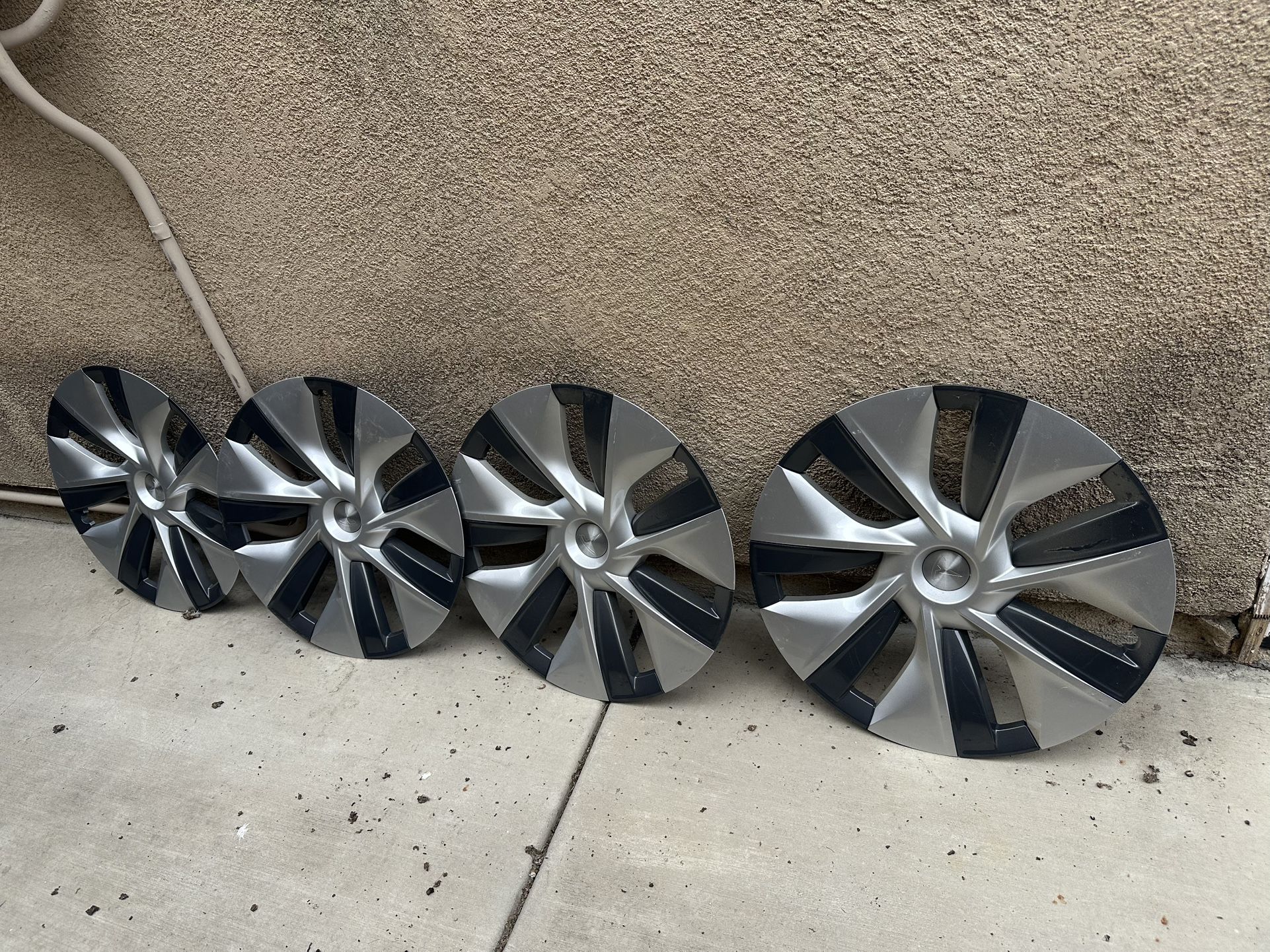 Tesla Model Y hubcaps