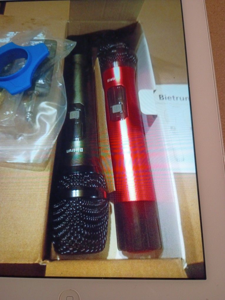 BIETRUN WIRELESS UHF MICROPHONES