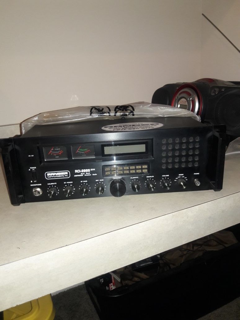 Ranger RCI 2995 DX.10./12.Meter amateur. Radio