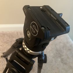 Tripod Sachtler System Ace with CF Legs & Ground Spreader