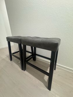 2 Bar Stools