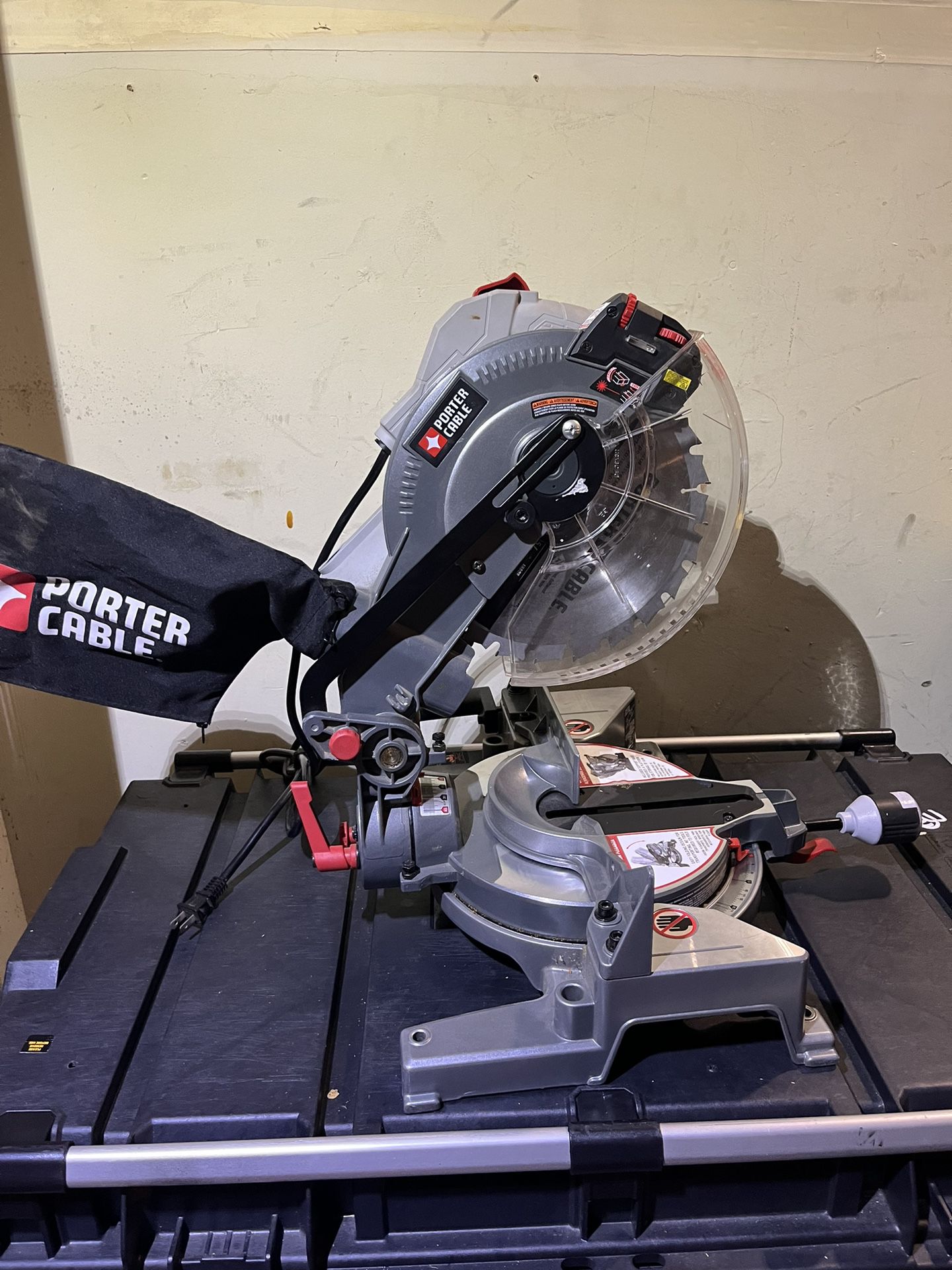 Porter Cable 10 In Compound Folding Miter Saw