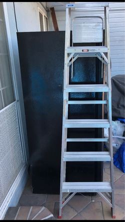 Werner 6 ft. H Fiberglass Step Ladder