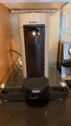 Nespresso Coffee Machine by De’Longhi – Great Condition