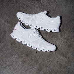 8 ON shoes 100% new