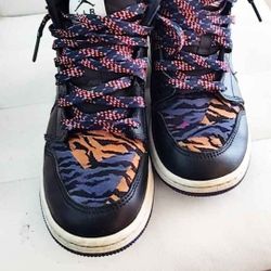 Nike Air Jordan 1 Mid SE (GS) Tiger Stripes - GS Size 4Y - (AV5174-005)