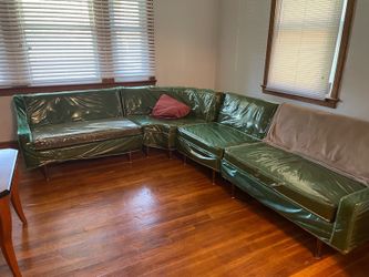 Vintage Prestige by Bassett Mid-Century Modern Sectional Sofa