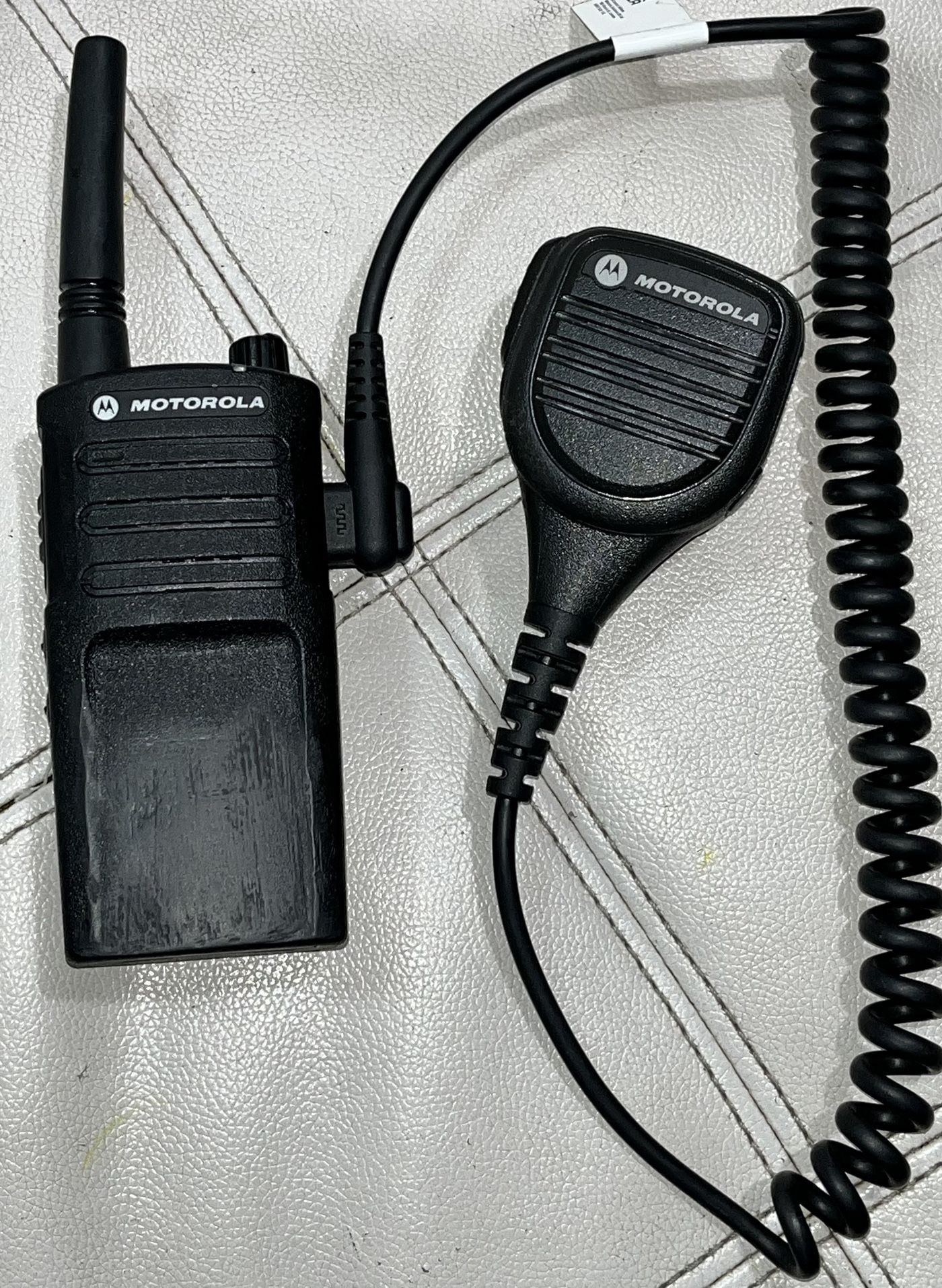 Motorola RMU2040 2 Way Radio w/ Good Battery & Handset