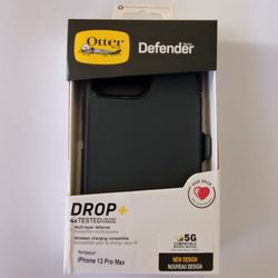 iPhone 13 Pro Max Otterbox Defender Series Case With Belt Clip Holster 