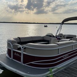 Pontoon Boats 