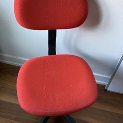 Adjustable Red Desk Chair Thumbnail