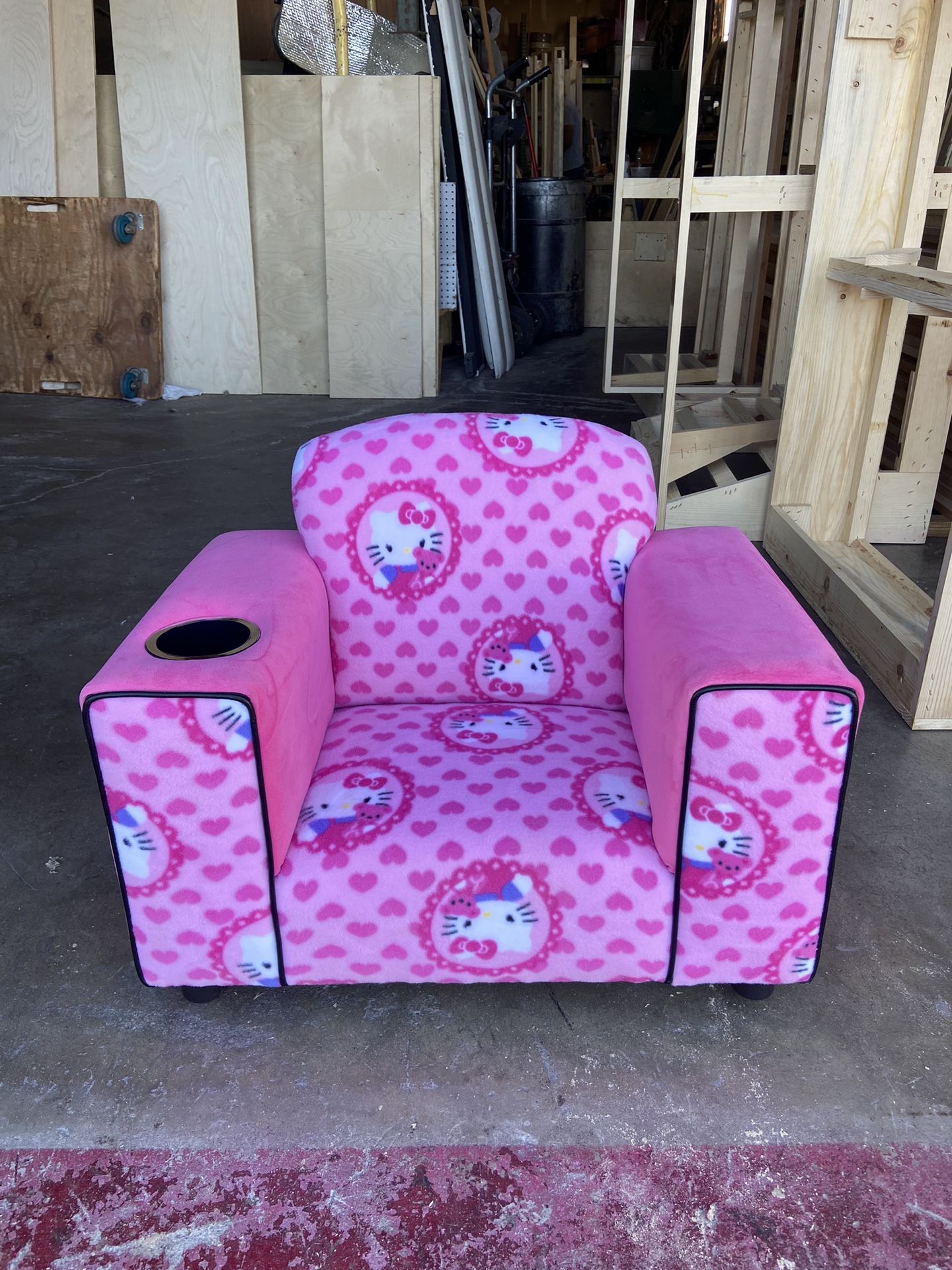 Hello Kitty Girls Couch / Chair