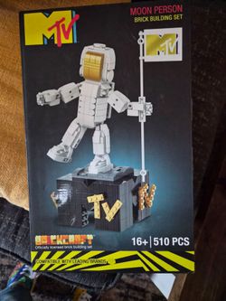 MTV brick set