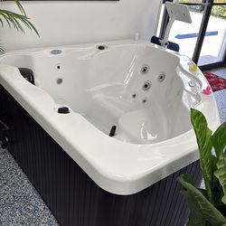 Price reduction! 110v plug and play Hudson Bay 14c