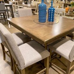 Manning Brown Counter Height Set / Dining table and Chairs 