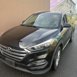 2017 Hyundai Tucson, 4 X 4