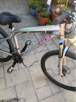 GT Avalanche 2 Hydraulic disc bike