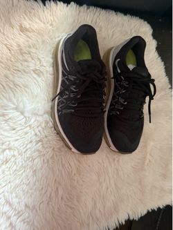 Tennis shoes size 6