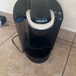 Keurig K-Classic Single Serve K-Cup Pod Coffee Maker, with 3 Brew Sizes, 48oz Removable Reservoir, Black