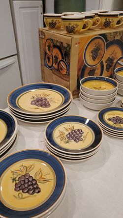 40 piece dinnerware set Gibson