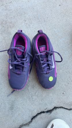 Nike kids basketball shoes 2.5Y