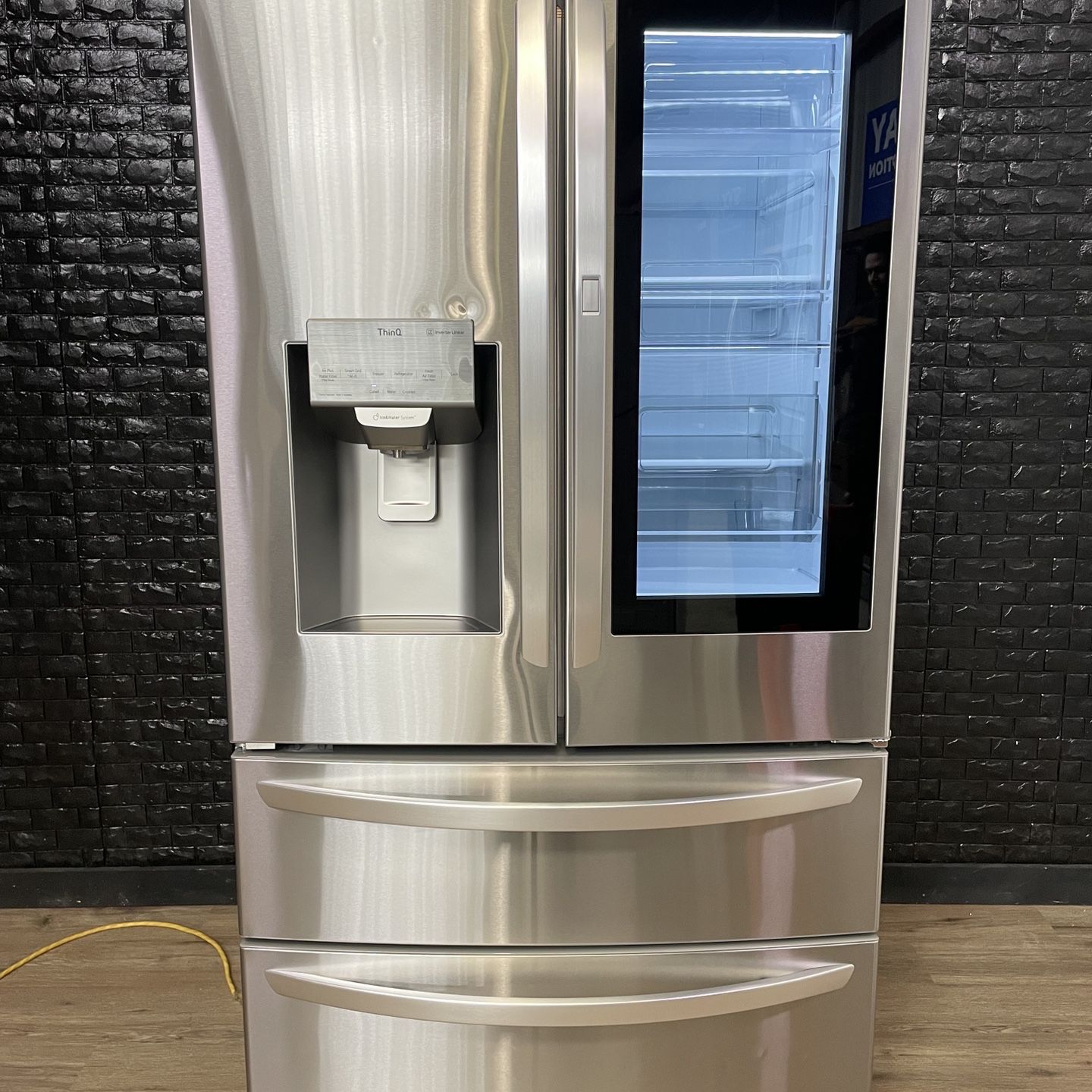 LG Refrigerator w/Warranty! R1681A
