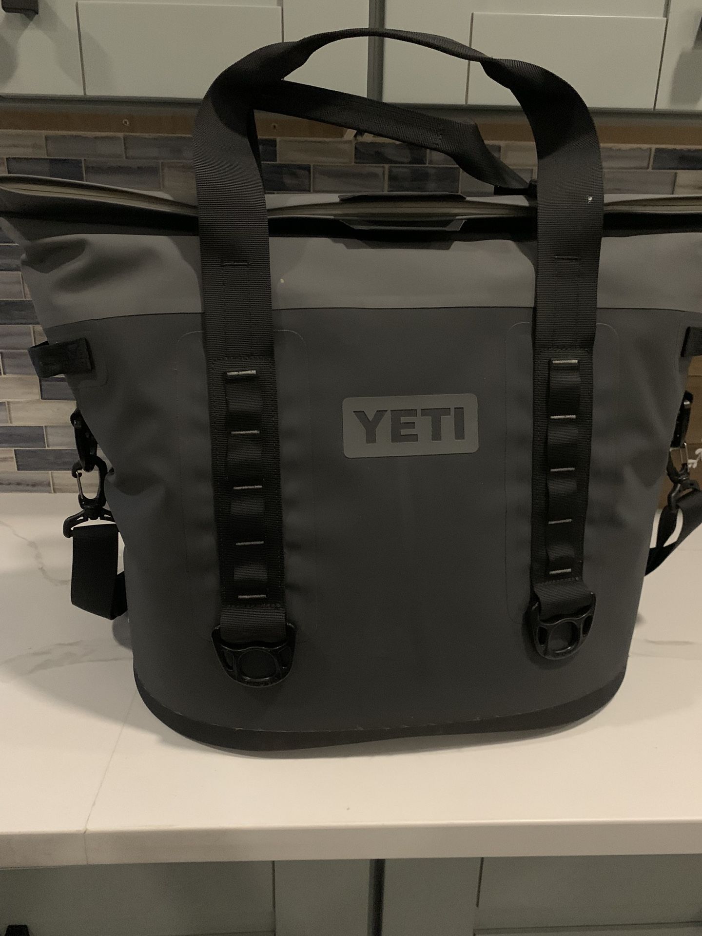 Like New Yeti Cooler 