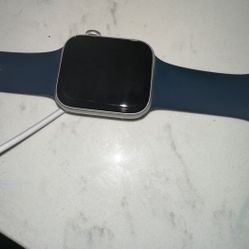 Apple Watch SE GPS Aluminum 44mm 